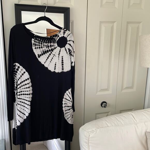 SOFT SURROUNDINGS Long-Sleeve Tie-Dye Black & White Swing / Trapeze Dress Size M - Picture 1 of 5